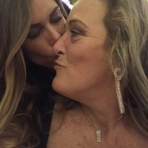 Meet your Posher, Debra